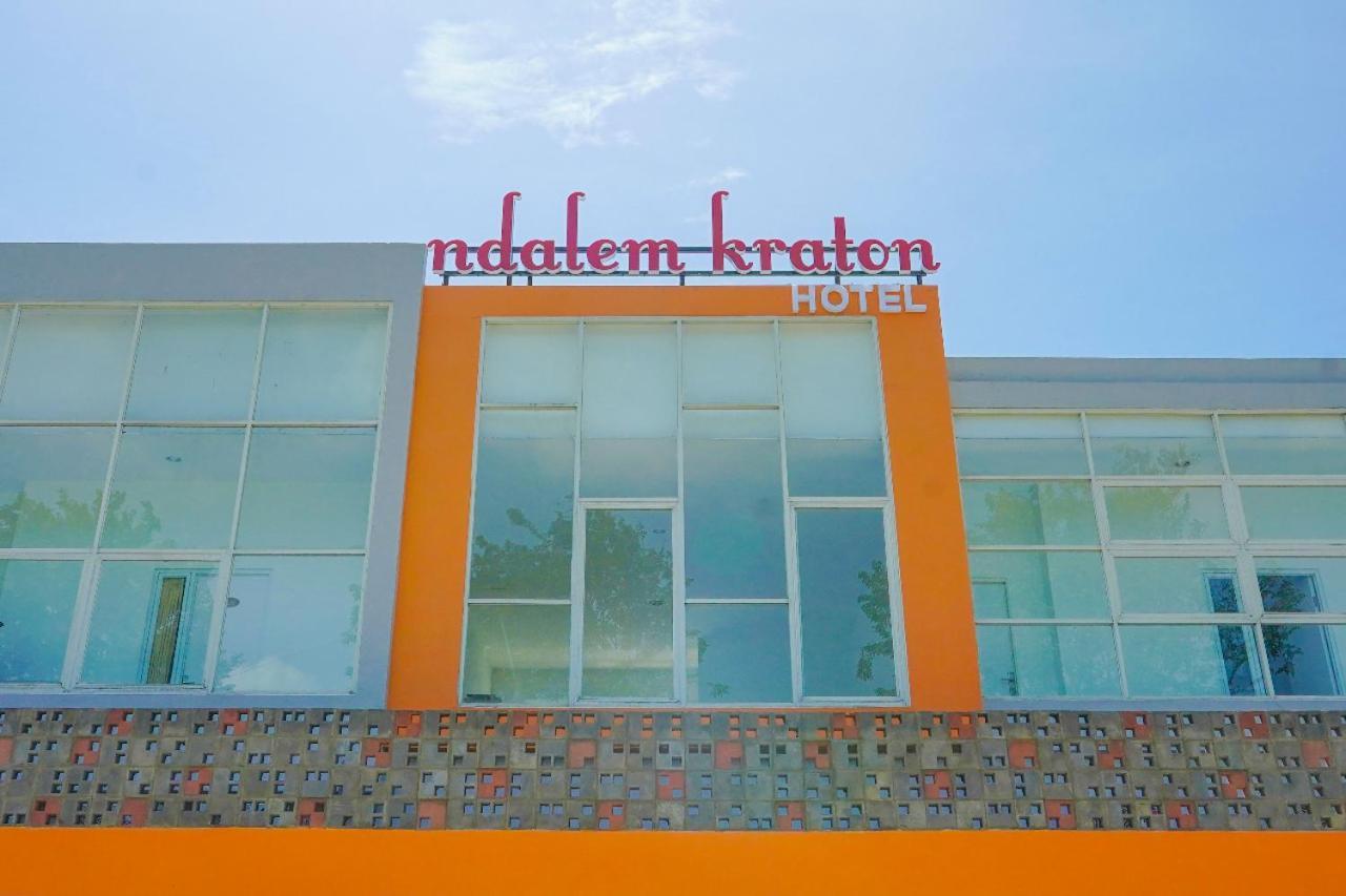 Ndalem Kraton Hotel Sidoarjo Εξωτερικό φωτογραφία