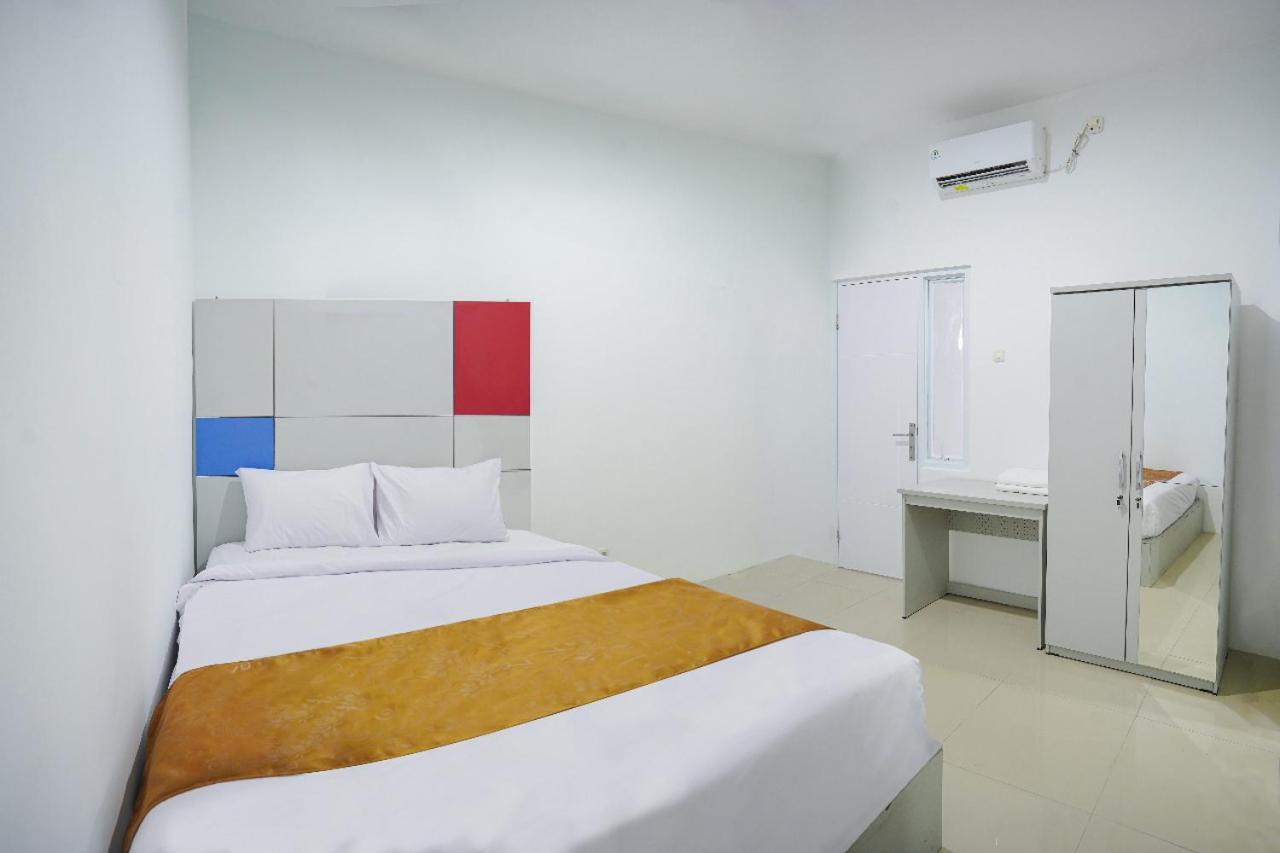Ndalem Kraton Hotel Sidoarjo Εξωτερικό φωτογραφία
