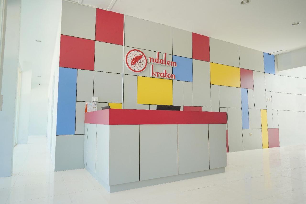 Ndalem Kraton Hotel Sidoarjo Εξωτερικό φωτογραφία
